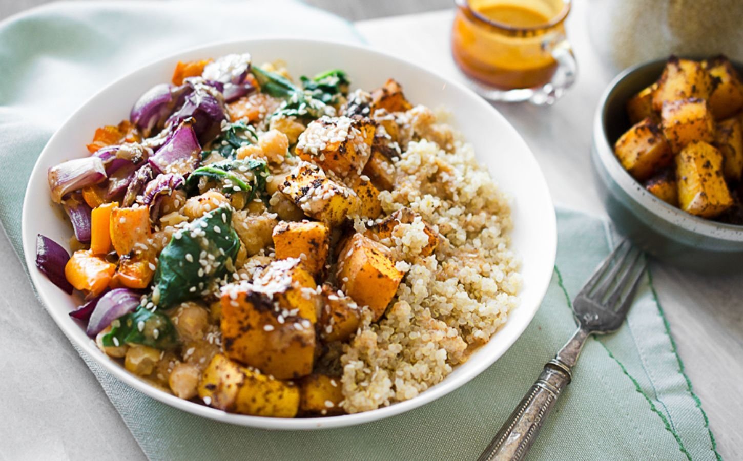How To Make This Roasted Squash And Quinoa Buddha Bowl