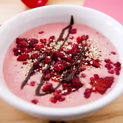 Vegan Chocolate-Covered Strawberry Smoothie Bowl