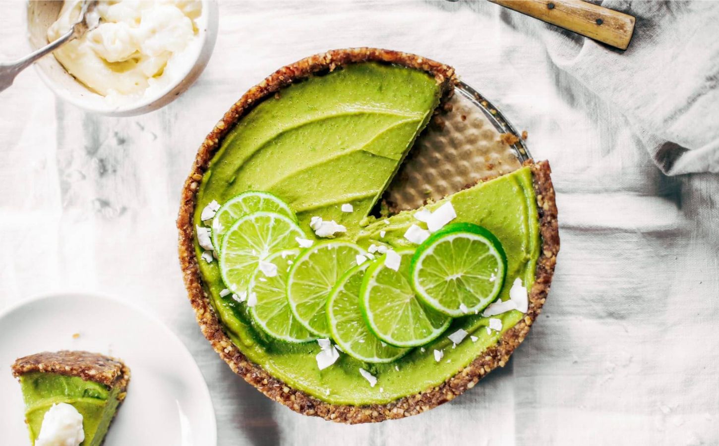 Vegan Key Lime Pie With Just 8 Ingredients (And It’s Gluten-Free)