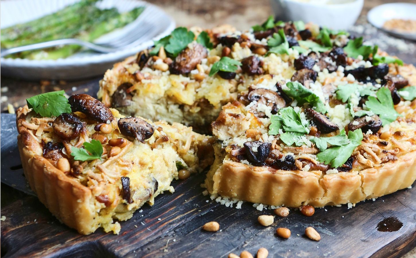 This Leek, Mushroom, And Blue Cheese Quiche Is Dairy-Free And Vegan