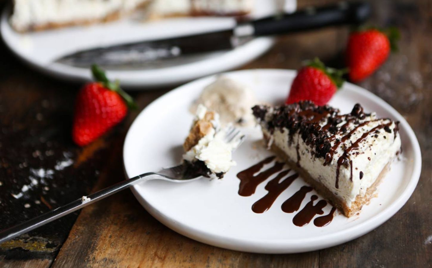 Vegan Oreo Cheesecake Recipe For A Light, Fluffy, No-Bake Dessert