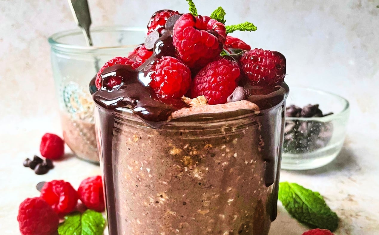 These Double Chocolate Overnight Oats Are A Luxurious Vegan Breakfast