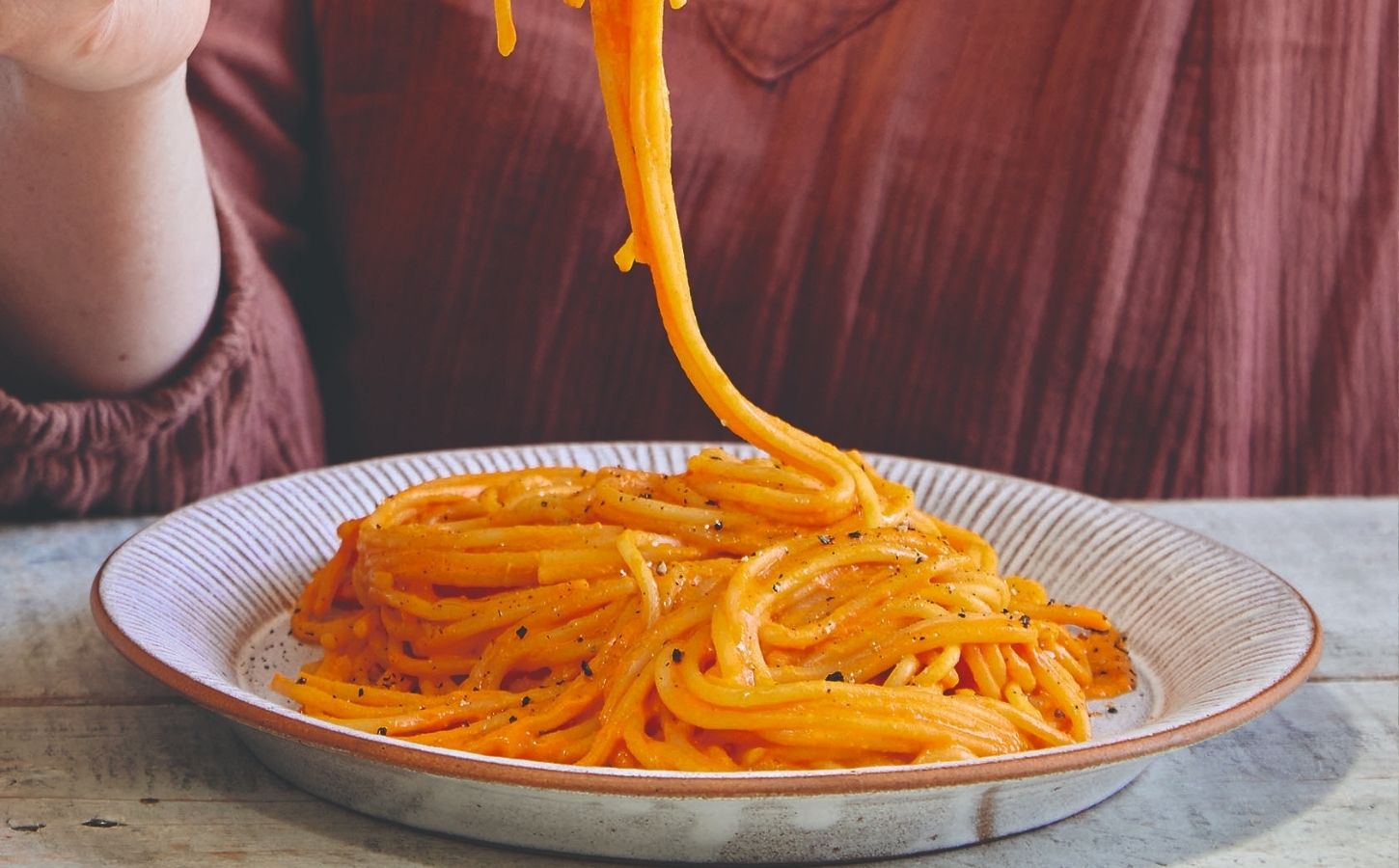 This Creamy High Protein Pepper Pasta Is Completely Vegan