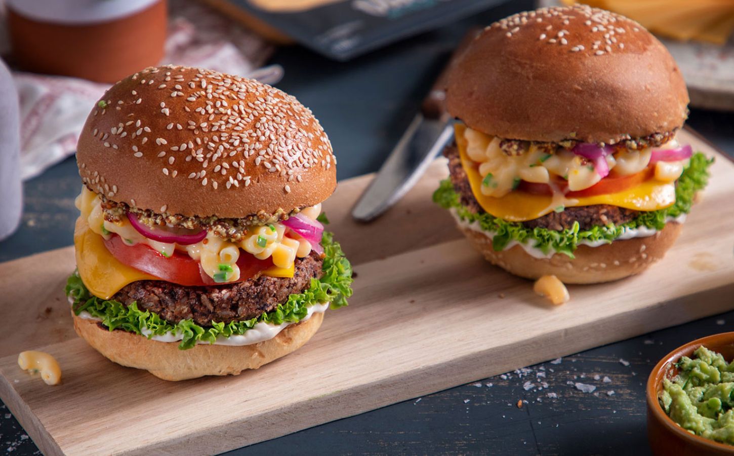 Make This Vegan Mac And Cheese Burger Mid-Week For All The Friday Feels