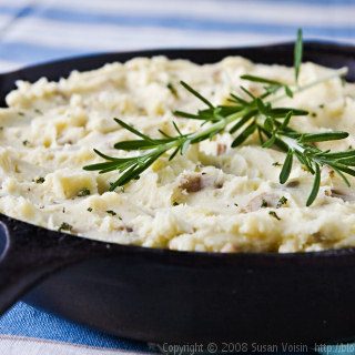 Skillet Gardener’s Pie (Vegan Shepherd’s Pie)