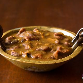 Rasedar Rajma (Kidney Beans in Curry Sauce)