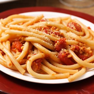 Vegan Bucatini all’Amatriciana