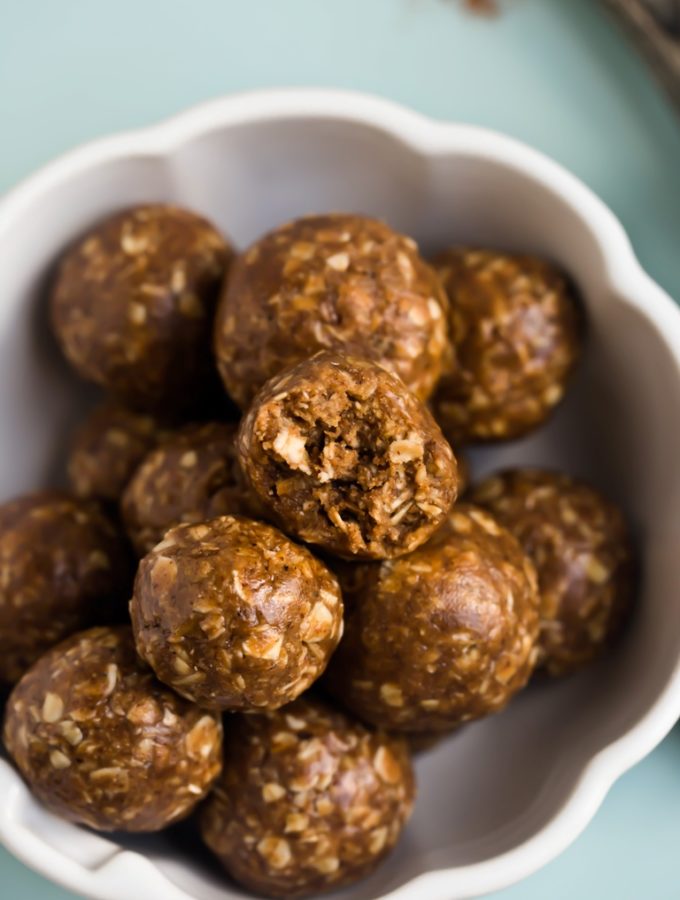Chai Oatmeal Energy Balls