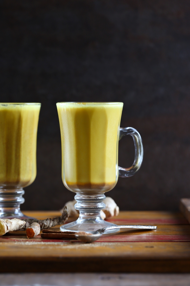 Vegan Golden Milk Turmeric Latte (the BEST Ever!)