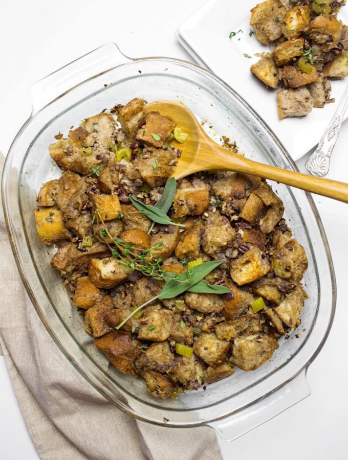 Easy Best Vegan Stuffing (Only 8 Ingredients!)