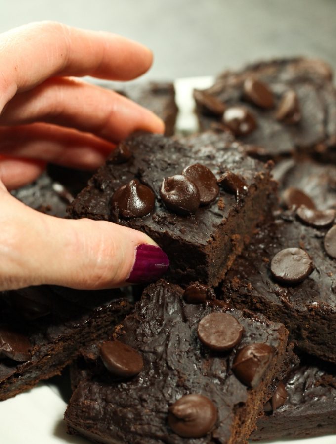 Fudgy Vegan Low-Fat Brownies (Gluten-free and Oil-free!)