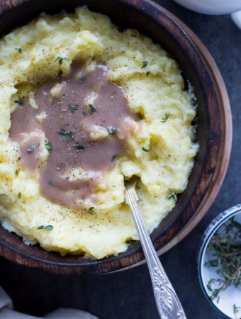 Thyme Cabernet Gravy