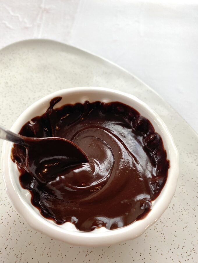 Easy Vegan Nutella (5 Minutes!)