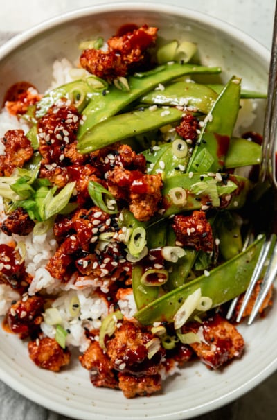Crispy Air Fryer Tempeh with Gochujang Glaze & Snow Peas