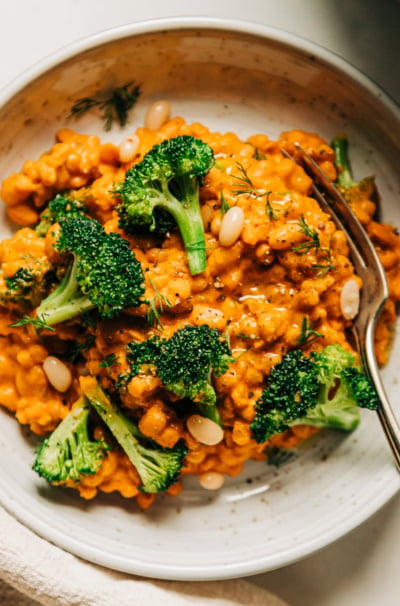 Cheesy Vegan Broccoli & Barley with White Beans