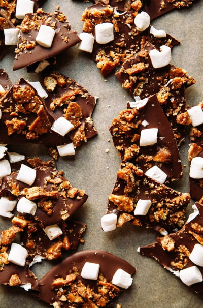 Vegan S’mores Bark with Caramelized Graham Crackers