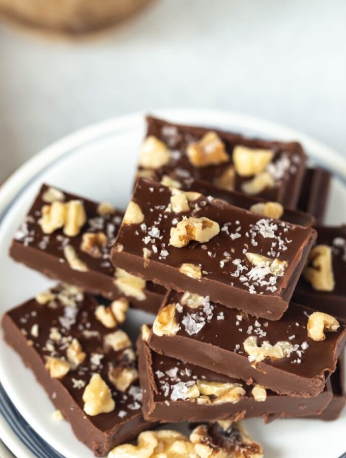 Easy Vegan Fudge (ONLY 3 Ingredients!)