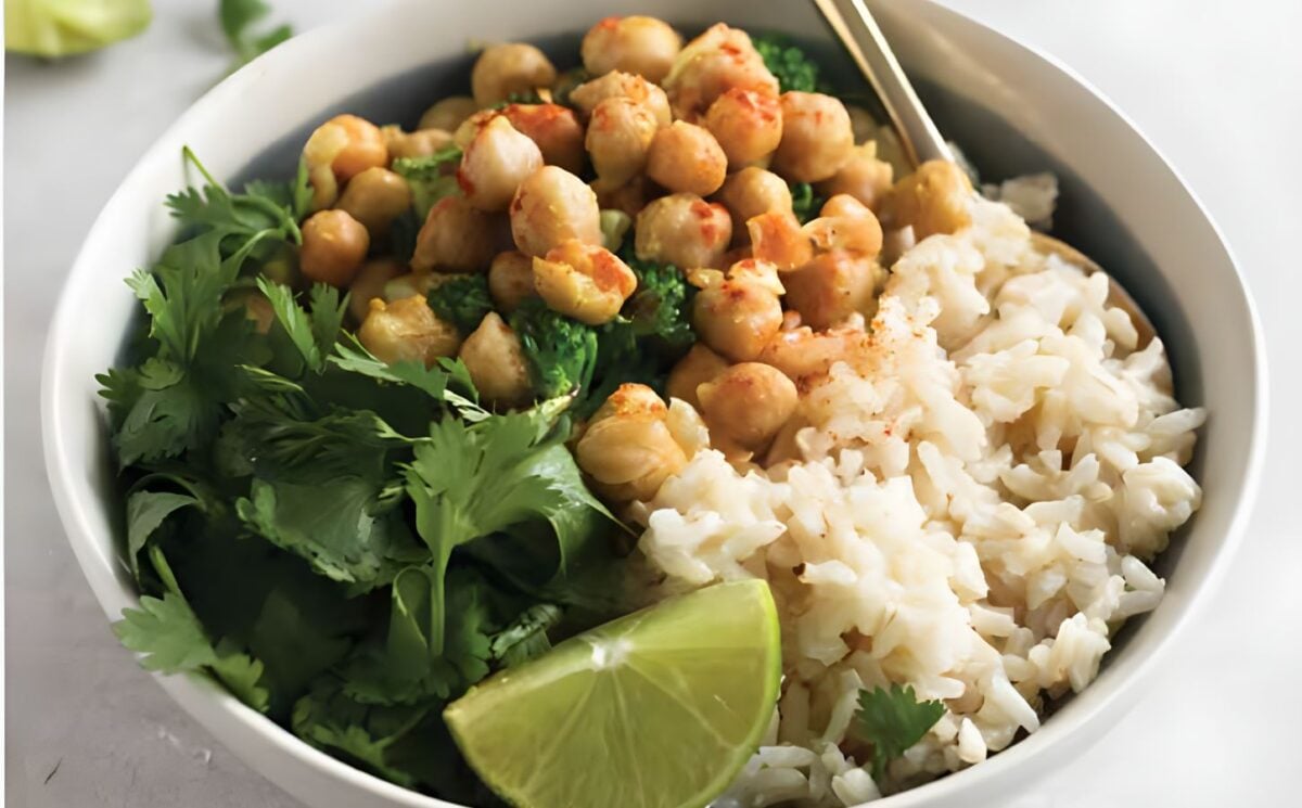 Vegan Chickpea-Coconut Curry Bowl