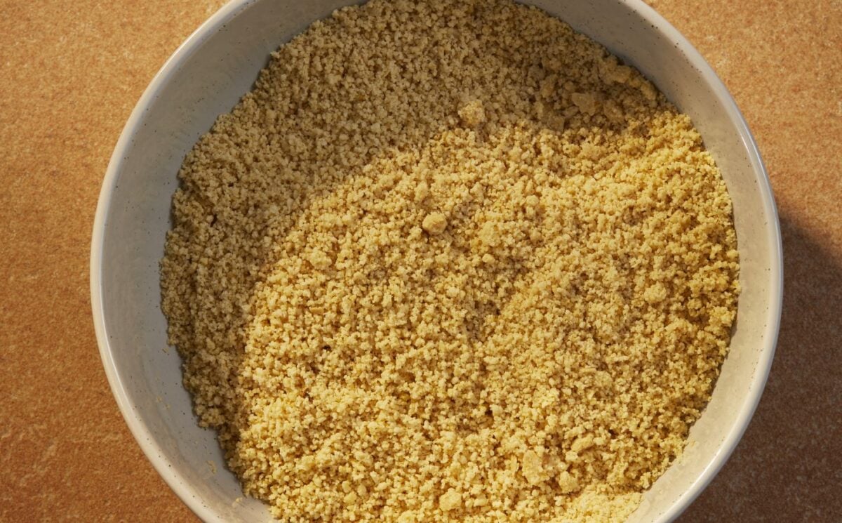 This 5-Minute Vegan Parmesan Recipe Is Life-Changing