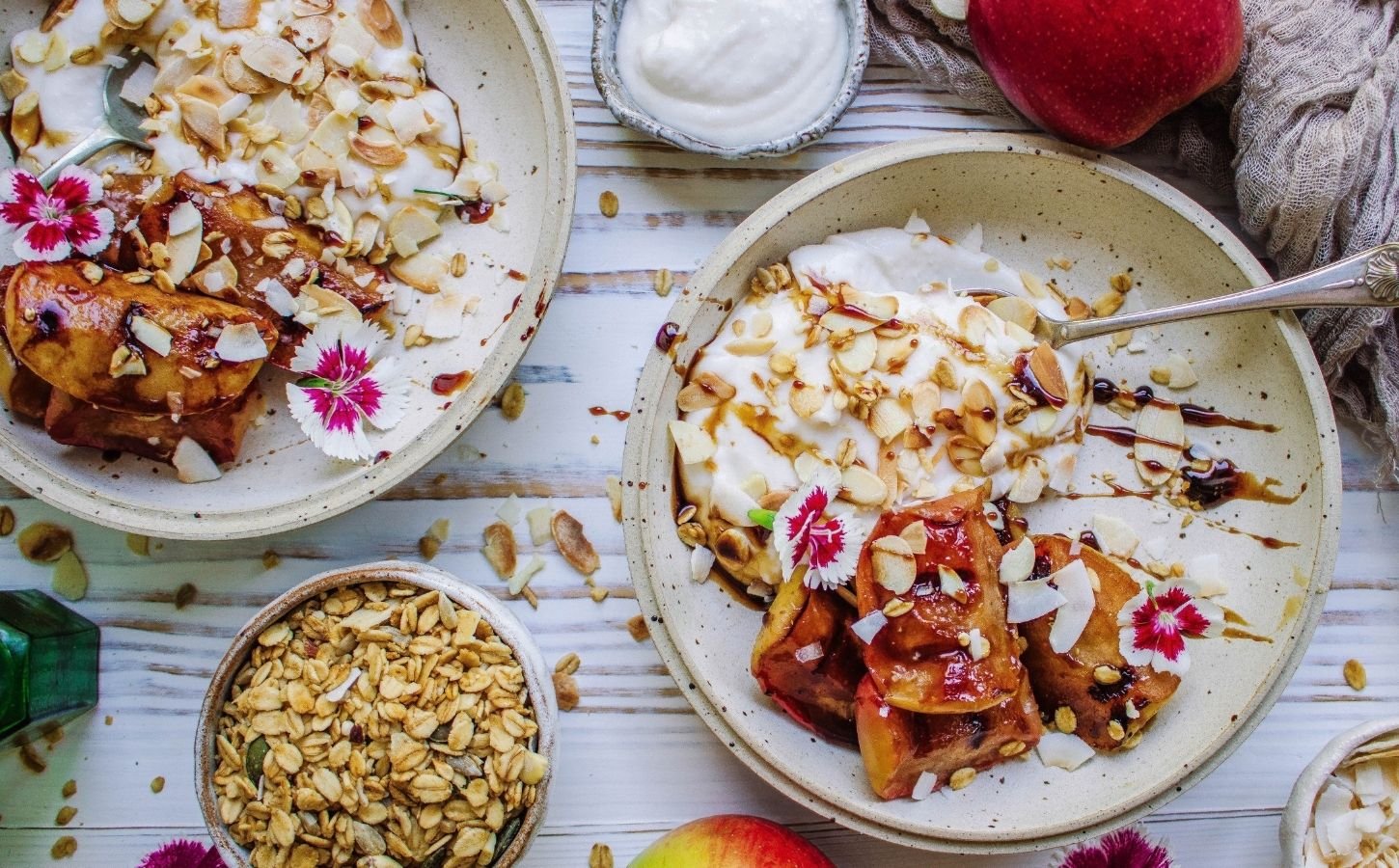 Caramelized Grilled Apples With Coconut Cream And Granola