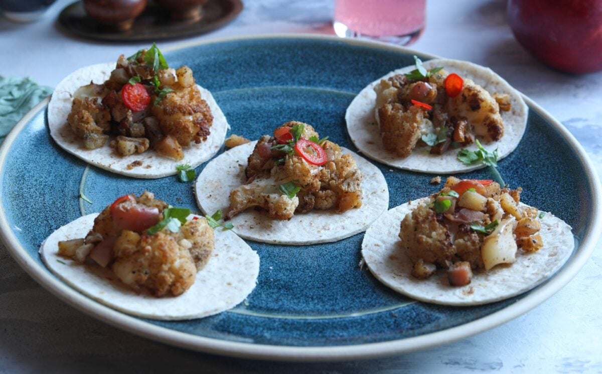 Easy Curried Cauliflower And Apple Mini Tacos