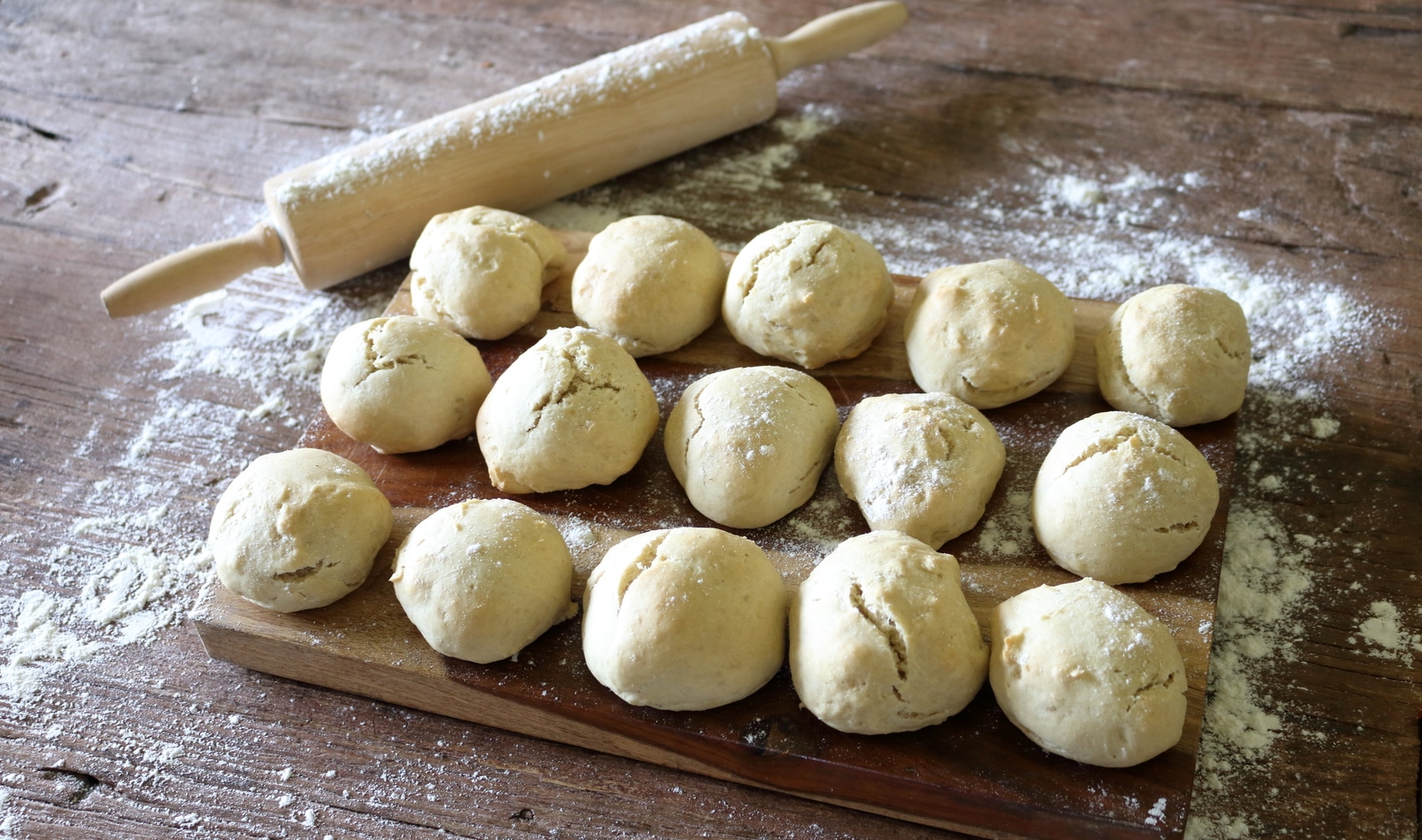 Fresh-Baked Vegan Dinner Rolls