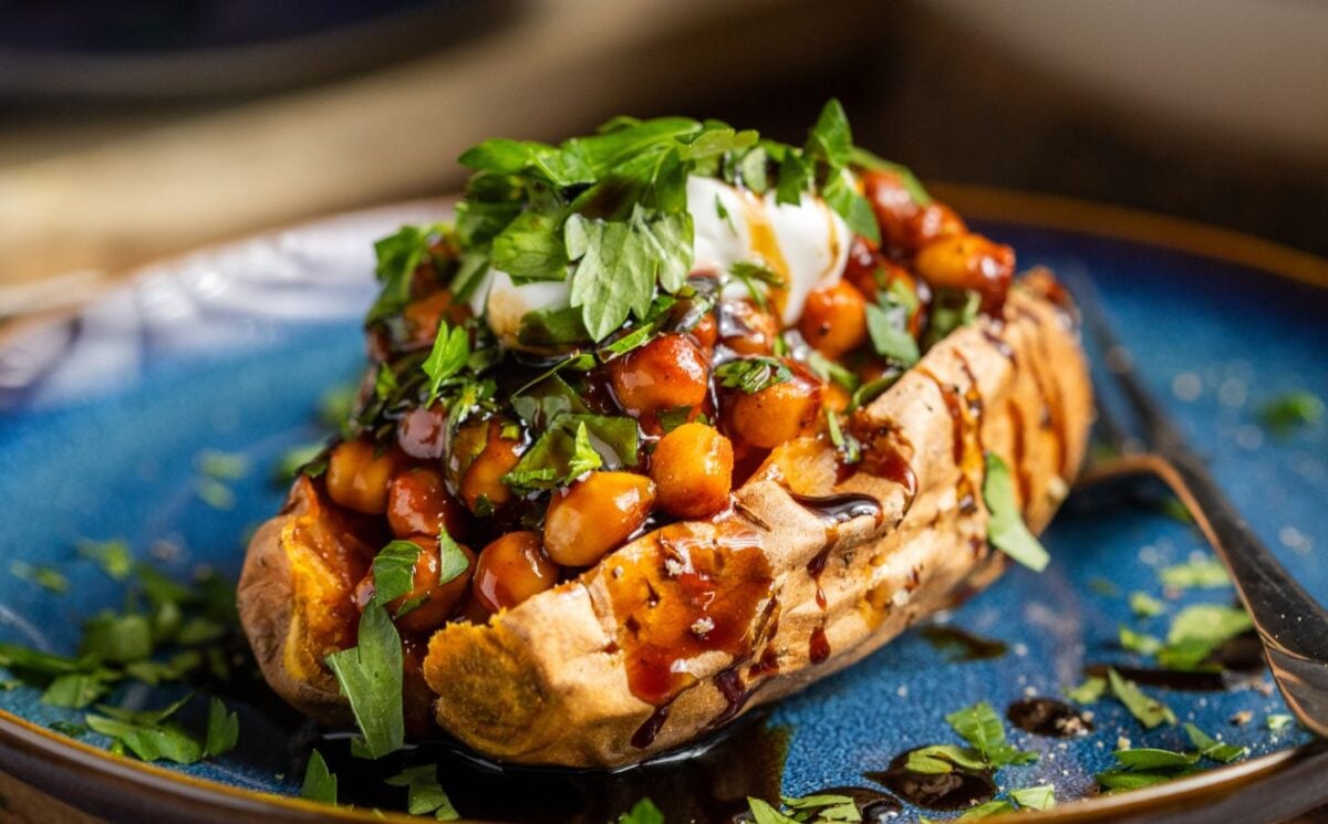 11 Vegan Dinners Where Chickpeas Are The Star Of The Show