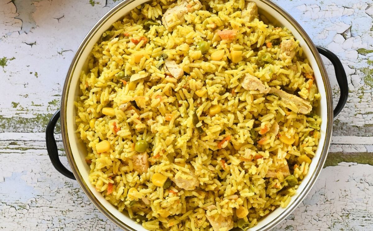 Quick Vegan Chickeny Rice In One-Pot