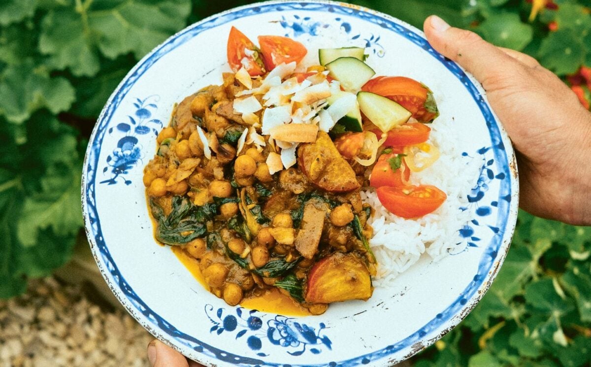 Beetroot And Chickpea Coconut Curry