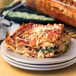 Cheesy Vegan Spinach Lasagna With Parmesan, Ricotta, and MozzarellaÂ 