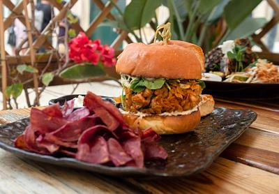 O Gambuzino Burger Clube: Lisbon’s new vegan hotspot for burger lovers