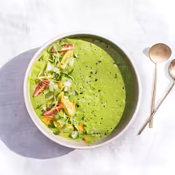 Raw Spicy Vegan Avocado-JalapeÃ±o Soup