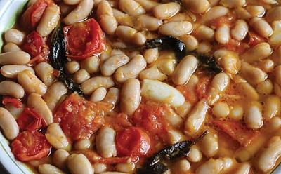 Try This 7-Ingredient Rustic Tomato Bean Stew