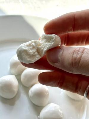JULIENNE BRUNO Launches ‘World First’ Vegan Mozzarella Pearls In The UK