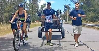 Argentine Activists Run 20 Km Pulling Cart to Demonstrate the Impact of “Blood Traction”