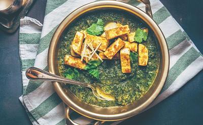 Creamy Spinach And Crispy Tofu Curry