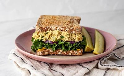 This ‘Egg’ Salad Sandwich Is An Easy And Nutritious Vegan Lunch