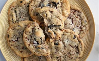 This Vegan ‘Cookies And Cream’ Biscuit Recipe Proves You Can’t Have Too Much Of A Good Thing