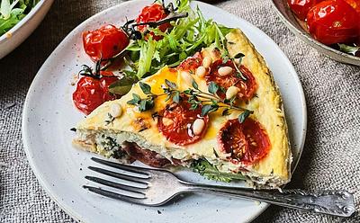This Cheese And Tomato Quiche Recipe Is Dairy-Free And Vegan