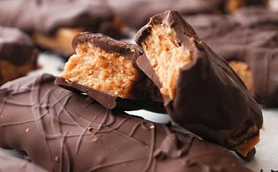 Try These Homemade Vegan Butterfinger-Style Bars