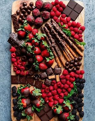 How to Make a Dessert Charcuterie Board