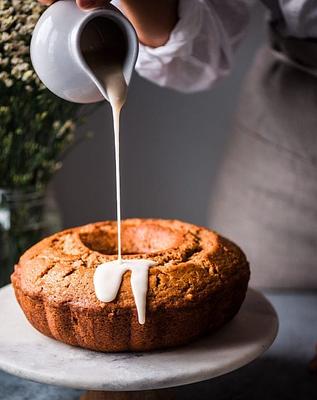 Vegan Apple Cinnamon Bundt Cake