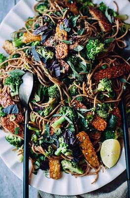 Sesame Garlic Noodles with Broccoli, Basil & Crispy Tempeh