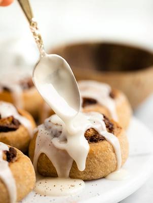 Healthy Vegan Cinnamon Rolls (No Butter!)
