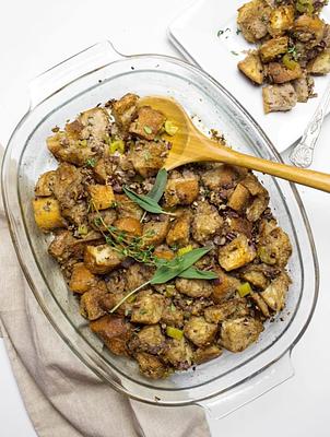 Easy Best Vegan Stuffing (Only 8 Ingredients!)