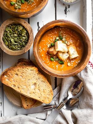Vegan Creamy Zucchini Soup (7 Ingredients!)