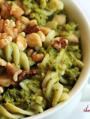 Vegan Kale Pesto Pasta (Oil-free!)