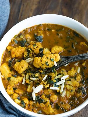 Vegan Cauliflower Curry Soup