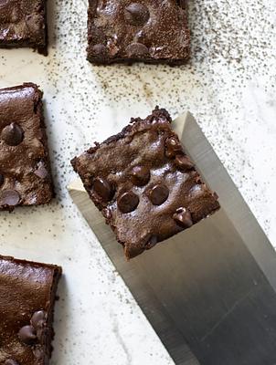 Vegan Zucchini Brownies (Only 7 Ingredients!)