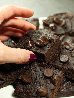 Fudgy Vegan Low-Fat Brownies (Gluten-free and Oil-free!)
